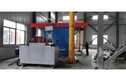 China Efficient And Reliable Shuttle Rotomolding Machine For Large Scale Production supplier