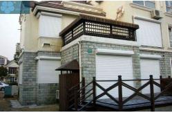 China HS 7610100000 1mm  Automatic Window Shutters For House supplier