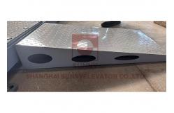 China Tilted Platform Car Parking Lift With Direct Lifting Cylinders Operation System supplier
