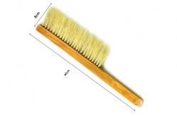 China Bee Brush Beekeeping With Wooden Handle Single Row Bristle Tools For Beekeepers supplier