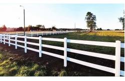 China 3 Rails 4 Rails White Vinyl Farm Fence For Livestock supplier