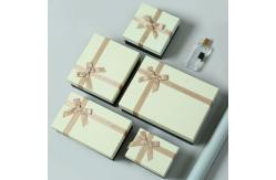China Cardboard Present Boxes Sturdy Luxury Gift Boxes With Lids For Graduation Celebration supplier