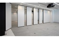 China Hotel Movable Folding Partition Walls With Aluminum Trolley And Ceiling Tracks supplier