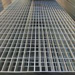 Metal Grid Plate Stainless Steel Grid Mesh Floor Steel Grating 6000x1000mm for sale
