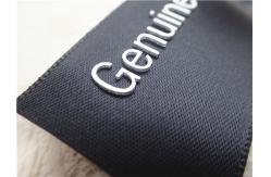 China Smooth Black Ribbon Silicone Screen Printing Label Thick Plate White 3D Logo supplier