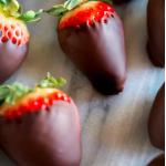 CE Certificated Chocolate Covering Machine For Chocolate Covered Strawberries