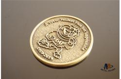 China Iron Custom Challenge Coins Antique Gold Crown And Animal Coins With Velvet Pouch supplier