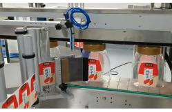China FK911 Automatic Labeling Machine for Square and Flat Wine Bottles Advanced Technology supplier
