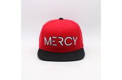 China Flat Visor Red Cotton Snapback Cap With Embroidered Logo supplier