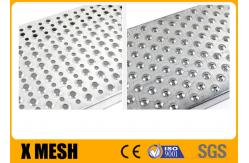 China Hot Dipped Galvanised Grip Strut Perforated Metal Mesh Plank Grating Silver Welded supplier