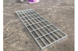 China Non Skid Stair Treads Hot Dip Galvanized Feature ISO9001 Certification supplier