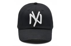 China Custom Embroidered Men Baseball Cap 60cm Unisex Dad Hat supplier