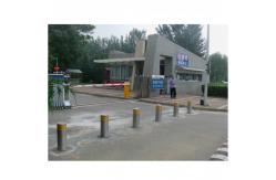 China High Sensitivity Hydraulic Road Blocker Automatic Spearhead Spike Barrier 300W supplier