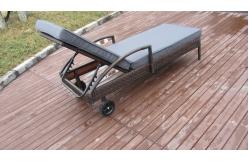 China Adjustable Rattan Sun Lounger , Patio / Garden / Beach Lounger supplier