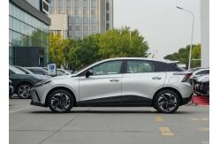 China High Speed MG4 Mulan EV Hatchback Electric Vehicle 425km Long Mileage supplier