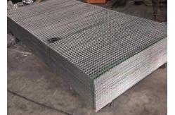 China 4*8 Feet Hot Dipped Galvanised Welded Wire Mesh Panel Customized Hole Shape supplier