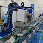 Yaskawa Motoman GP180 6 Axis Industrial Robot Arm With CNGBS Customized Gripper For  Loading and Unloading Robot for sale