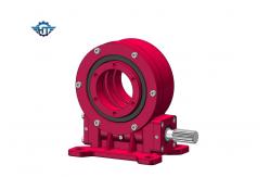 China Vertical Envelope Slew Gearbox Motor For Solar Tracker supplier