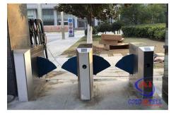 China 900mm Wide Channel Entrance Barrier Gate Crowd Control Automatic Optical Dual Wings supplier