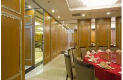 China Soundproof Room Partition Commercial Movable Wall Conference Room Folding Wall Partition supplier