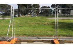 China Temporary Construction Chain Link Fence Panels 2m Width 2 Folds supplier