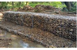 China Customization River Flood Control Gabion Basket 8*10cm Hexagonal Hole supplier