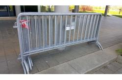 China hot dipped galvanized fence panel temporary crowd control barrier supplier