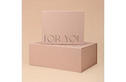 China Popular Luxury Rigid Cardboard Packaging White Box Gift Box With Removable Lid supplier