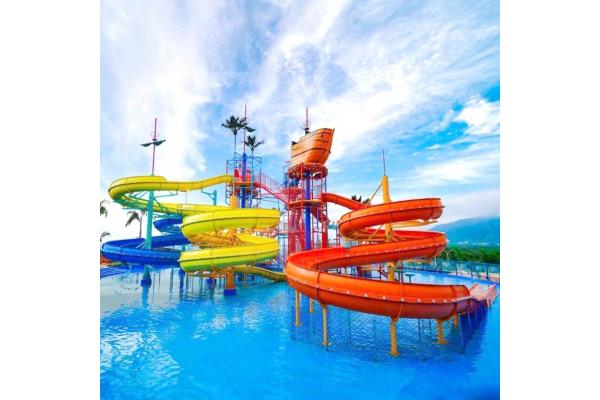 Exciting Outdoor Water Play Areas With Water Slides Cannons OEM Service