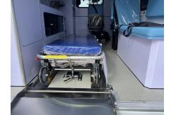 China FORD High Roof Ambulance Multi-Function Monitoring Ambulance supplier