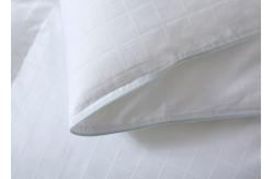China Jacquard Line Stitching 7dx64 Polyester Comforter Set supplier