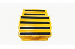 China Safety Padded Step Stool HDPE High Step Ladders For Operating The Machine supplier