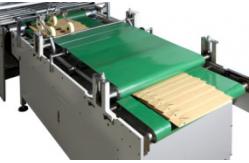 China Semi Auto Square Bottom Handbag Glue Machine With Cold Glue Dispensing supplier