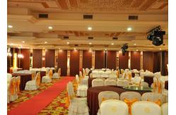 China Multi-Purpose Room Folding Movable Sound Proof Partitions 80mm Panel supplier