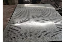 China 2m Length Galvanized Perforated Metal Mesh 60 Degree Angle Pattern supplier