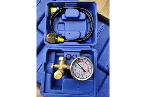 OEM Hydraulic Breaker Hammer Nitrogen Charging Kits Blue Box Charger Kit