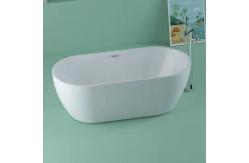 China Durable Acrylic Free Standing Oval Bathtub With Center Drain Placement Soaking Bath supplier