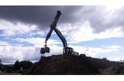 China KM220 KM260 Clamshell Telescopic Armclamp Excavator Attachment With Shell Buckets supplier