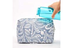 China Customized Soild Pattern Cosmetic Bag Organizer Waterproof supplier