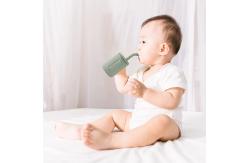 China Microwaveable Silicone Kitchen Product Baby Cup With Straw Reusable supplier
