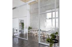 China Scratch Resistant Office Glass Wall Partitions Aluminum Alloy Frame Flat Curved supplier