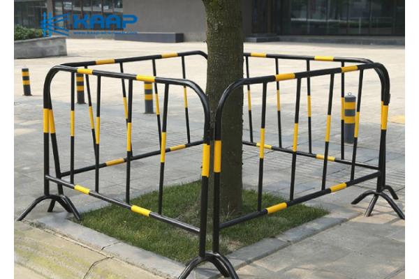 Custom Pvc Coated Wire Mesh , Stretching Welded Wire Fence Line Dividers Stopper Barrier