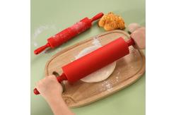China Handle Silicone Rolling Pin Non Stick For Home Kitchen Cake supplier