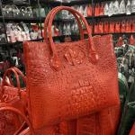 Microfiber Croc Leather Fabric Recycle Friendly For Lady'S Hang Bag for sale