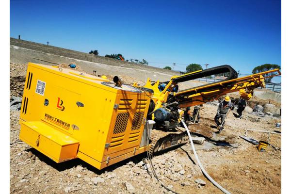 Rotary Crawler 100m Depth Percussion Drill Rig
