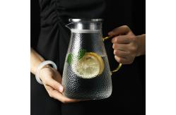 China Round Handle Glass Drink Pitcher , Insulated Heat Resistant Glass Pitcher With Lid supplier