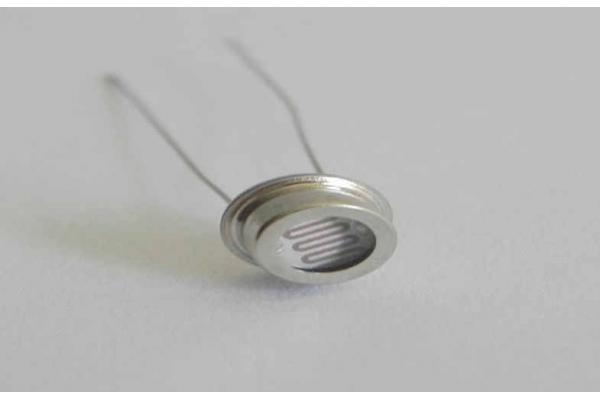 Metal 8mm 0.5M Ohm CDS Photo Conductive Cell With Semi-Conductor