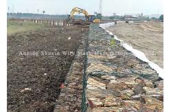 China Three Twisted Weave 3.4mm Stone Filled Gabions Galvanized Hexagonal Wire Mesh supplier