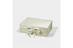 China Custom Magnetic Closure Folding Gift Box Packaging With UV Gold Foil Printing supplier