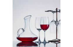 China Lightweight White Wine Glass With Smooth Surface Medium In Design supplier